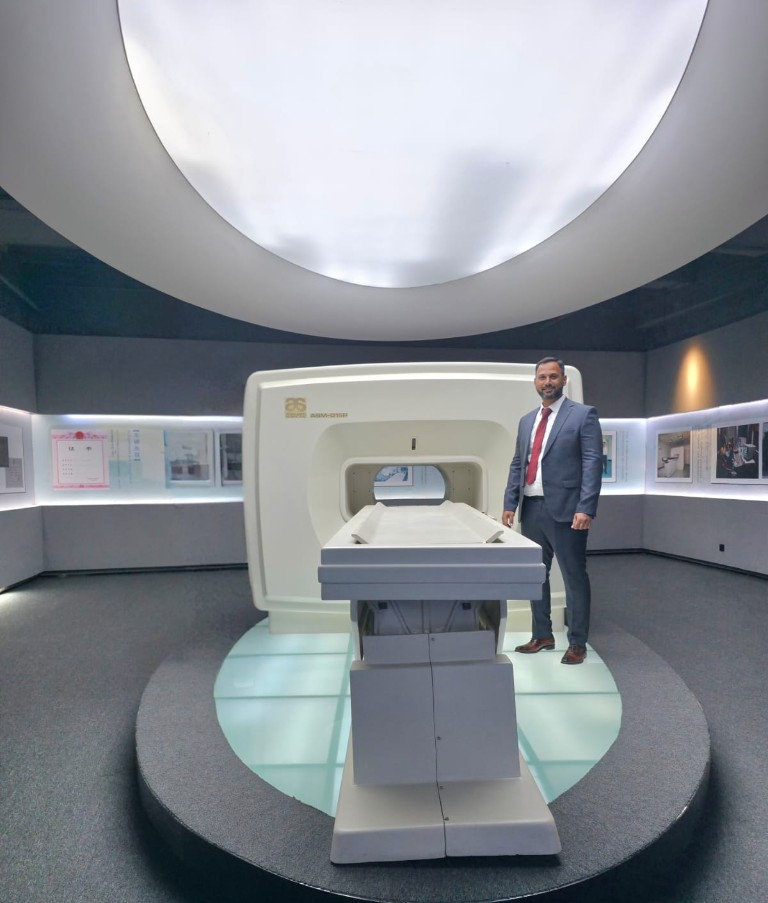 Historic ASM-015P — China’s first MRI by ANKE — on exhibit; the unit that launched domestic MRI manufacturing.